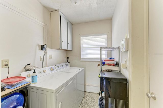 2286 HYDE PARK STREET, Sarasota, FL 34239