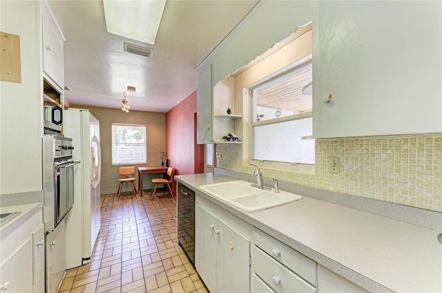 2286 HYDE PARK STREET, Sarasota, FL 34239