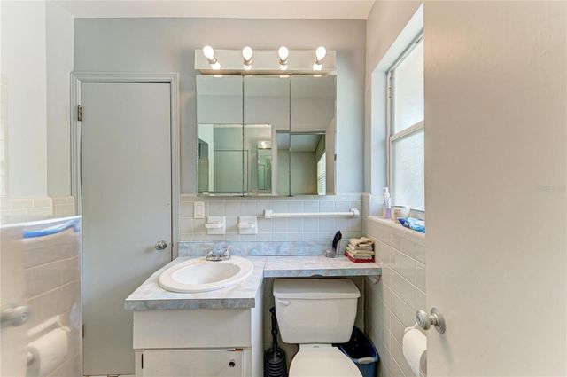 2286 HYDE PARK STREET, Sarasota, FL 34239