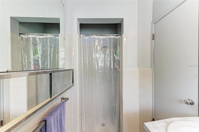 2286 HYDE PARK STREET, Sarasota, FL 34239