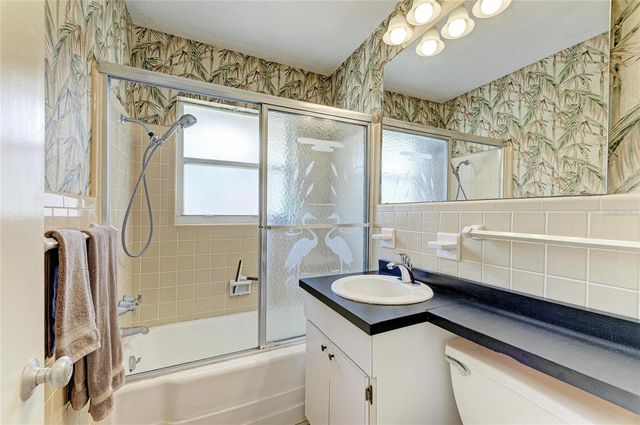 2286 HYDE PARK STREET, Sarasota, FL 34239