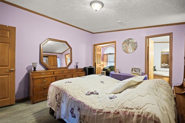 59 Robin Drive, Tiverton, RI 02878