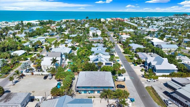 315 58TH STREET D, Holmes Beach, FL 34217