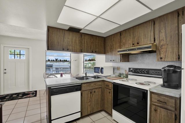 315 58TH STREET D, Holmes Beach, FL 34217