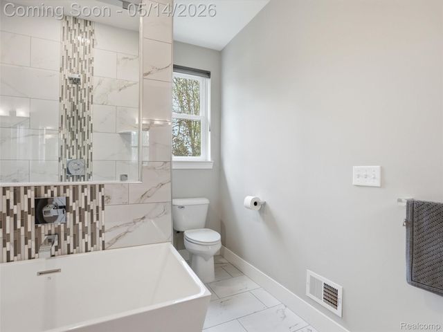 3513 Pointe Shore Drive, Brighton Township, MI 48114