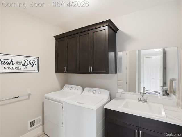 3513 Pointe Shore Drive, Brighton Township, MI 48114