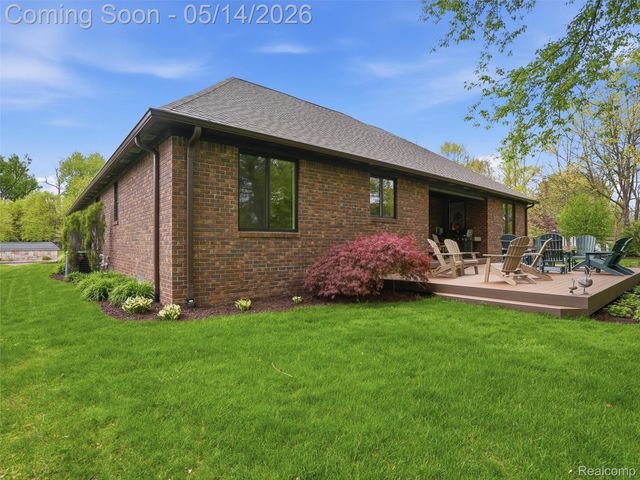 3513 Pointe Shore Drive, Brighton Township, MI 48114