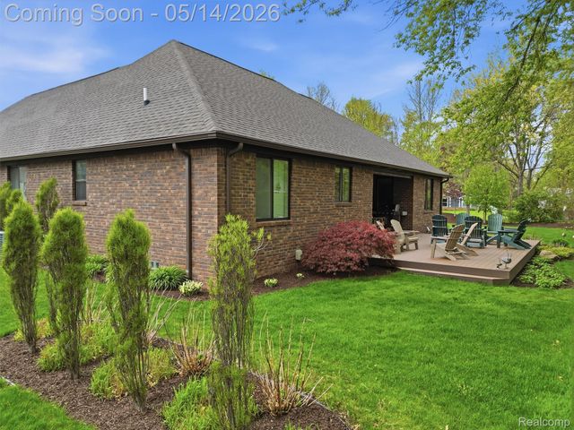 3513 Pointe Shore Drive, Brighton Township, MI 48114