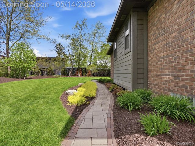 3513 Pointe Shore Drive, Brighton Township, MI 48114
