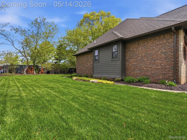 3513 Pointe Shore Drive, Brighton Township, MI 48114