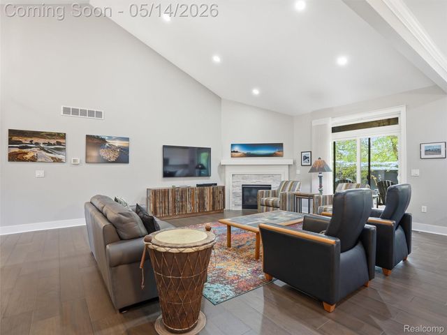 3513 Pointe Shore Drive, Brighton Township, MI 48114