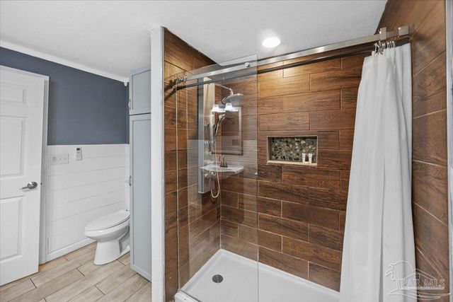 3290 Bayou Dr, Pensacola, FL 32505