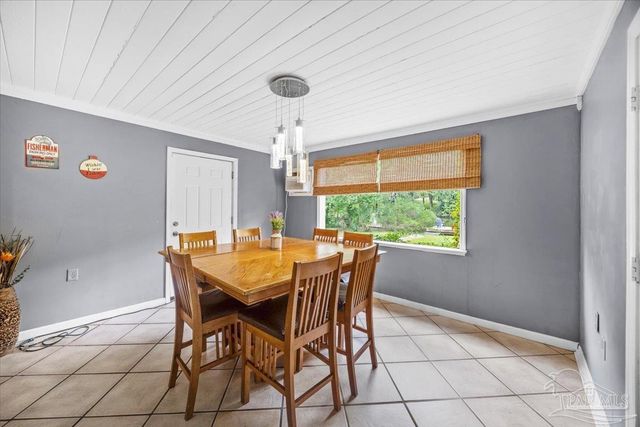 3290 Bayou Dr, Pensacola, FL 32505