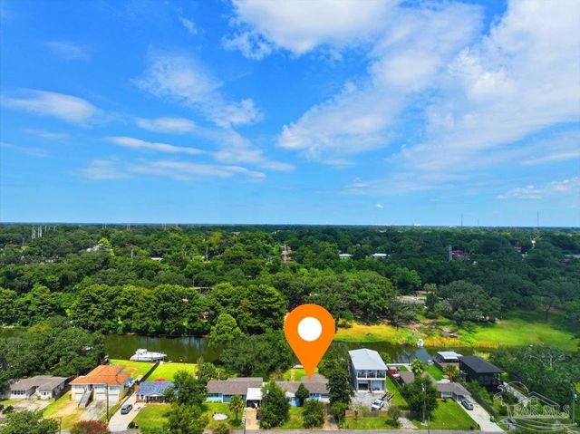 3290 Bayou Dr, Pensacola, FL 32505