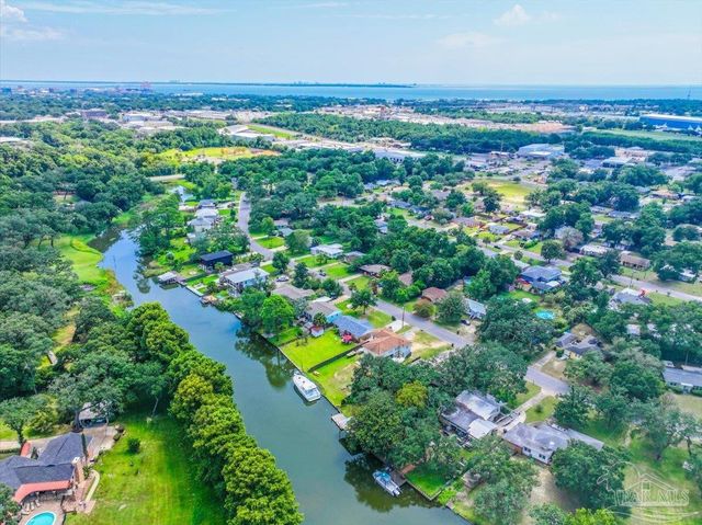 3290 Bayou Dr, Pensacola, FL 32505