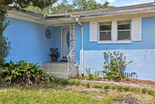 3290 Bayou Dr, Pensacola, FL 32505