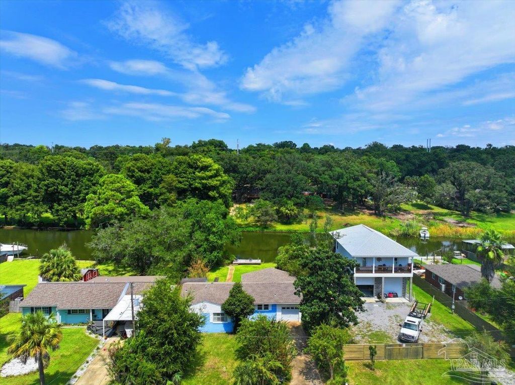 3290 Bayou Dr, Pensacola, FL 32505