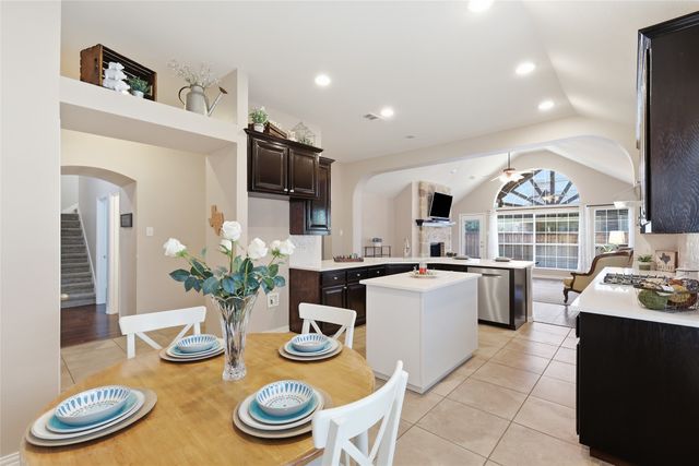 1124 Wilson Drive, Lantana, TX 76226