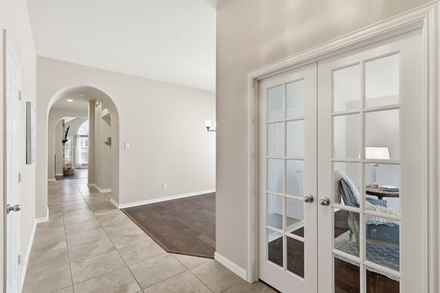 1124 Wilson Drive, Lantana, TX 76226