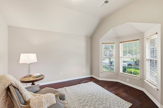 1124 Wilson Drive, Lantana, TX 76226