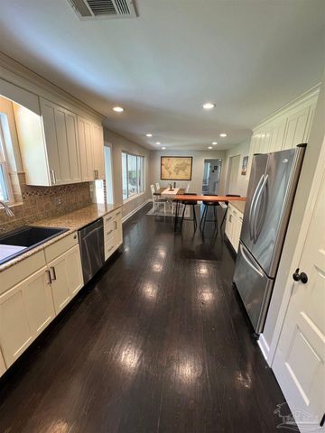 320 Gamarra Rd, Pensacola, FL 32503