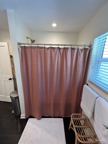 320 Gamarra Rd, Pensacola, FL 32503