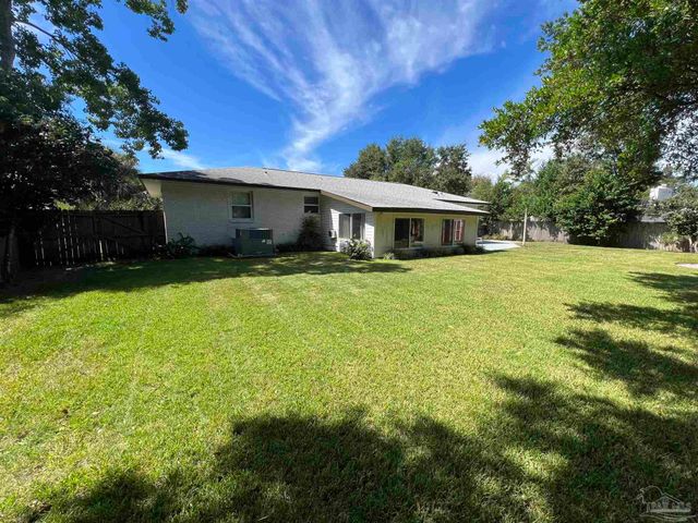 320 Gamarra Rd, Pensacola, FL 32503