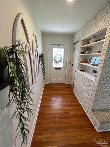 320 Gamarra Rd, Pensacola, FL 32503