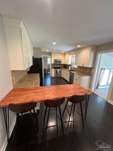 320 Gamarra Rd, Pensacola, FL 32503