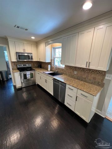 320 Gamarra Rd, Pensacola, FL 32503