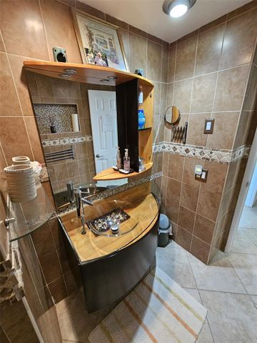 4200 Hillcrest Drive 1015, Hollywood, FL 33021