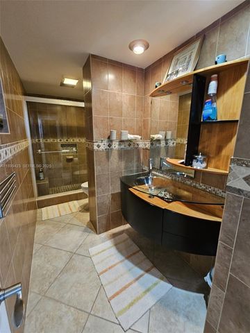 4200 Hillcrest Drive 1015, Hollywood, FL 33021