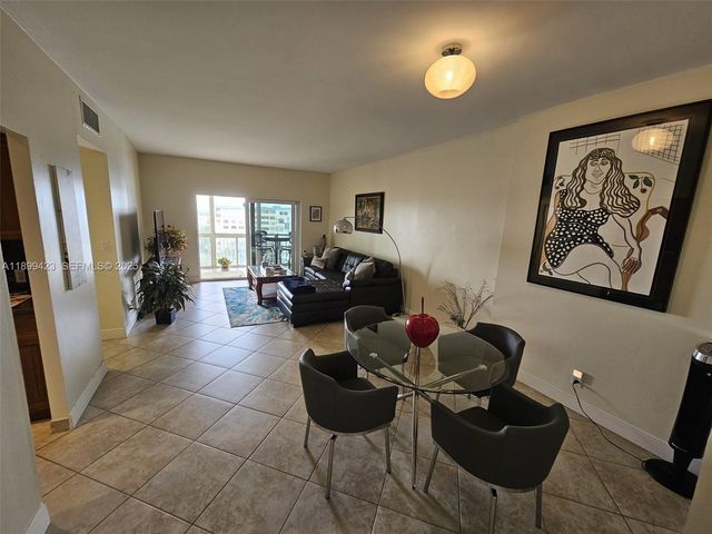 4200 Hillcrest Drive 1015, Hollywood, FL 33021