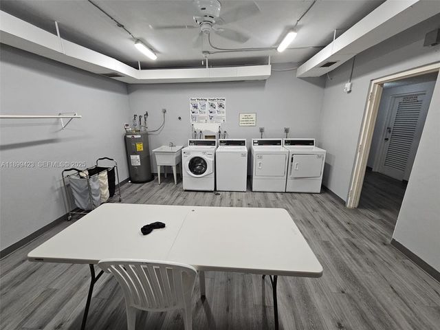 4200 Hillcrest Drive 1015, Hollywood, FL 33021