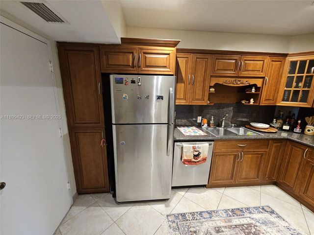 4200 Hillcrest Drive 1015, Hollywood, FL 33021