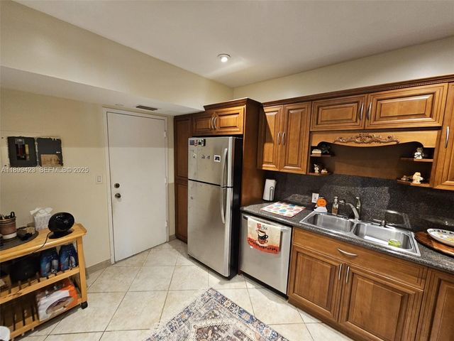4200 Hillcrest Drive 1015, Hollywood, FL 33021