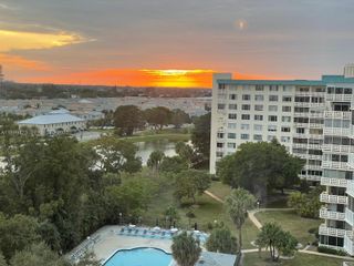 4200 Hillcrest Drive 1015, Hollywood, FL 33021