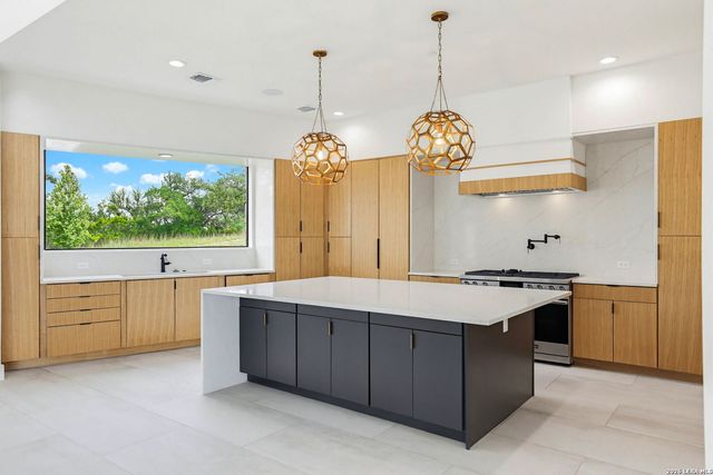 10009 BASILONE RDG, San Antonio, TX 78255