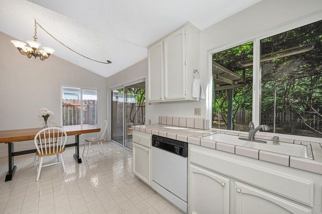 9088 Bramble Trail Way, Sacramento, CA 95826