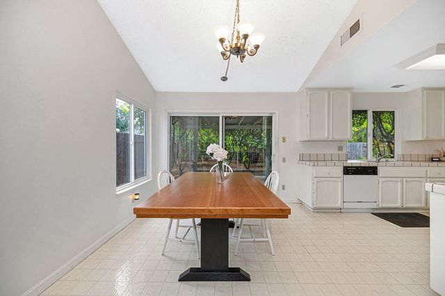 9088 Bramble Trail Way, Sacramento, CA 95826