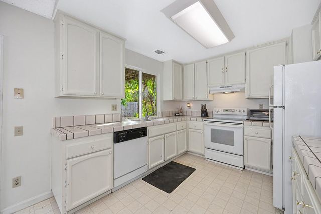 9088 Bramble Trail Way, Sacramento, CA 95826