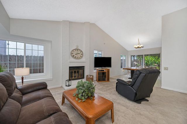 9088 Bramble Trail Way, Sacramento, CA 95826