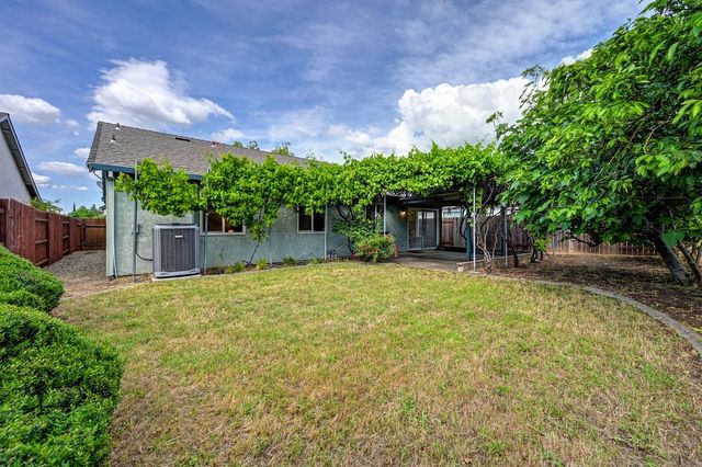 9088 Bramble Trail Way, Sacramento, CA 95826