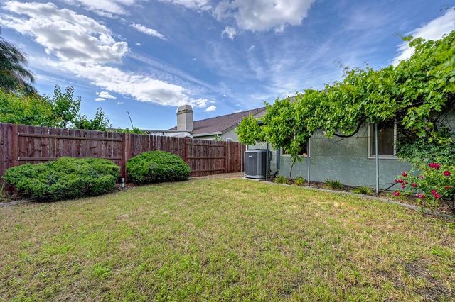 9088 Bramble Trail Way, Sacramento, CA 95826
