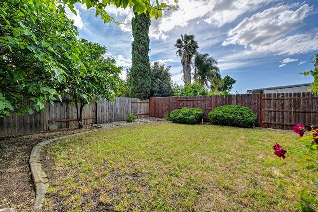 9088 Bramble Trail Way, Sacramento, CA 95826