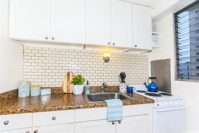 747 Amana Street 613, Honolulu, HI 96814