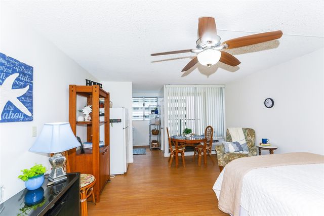 747 Amana Street 613, Honolulu, HI 96814