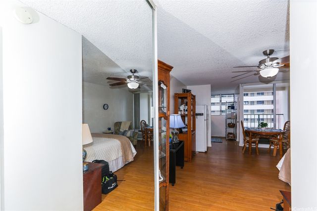 747 Amana Street 613, Honolulu, HI 96814