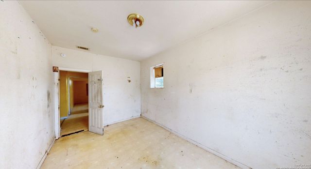 1407 S Gevers, San Antonio, TX 78210