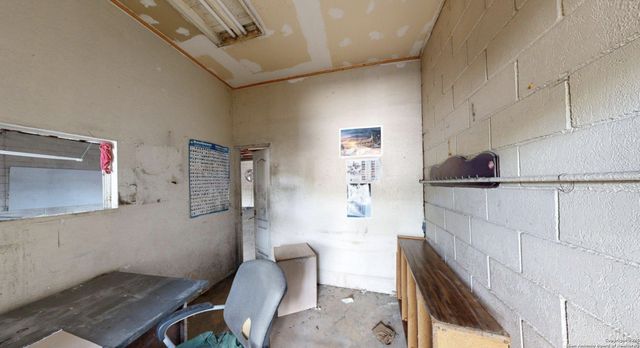 1407 S Gevers, San Antonio, TX 78210